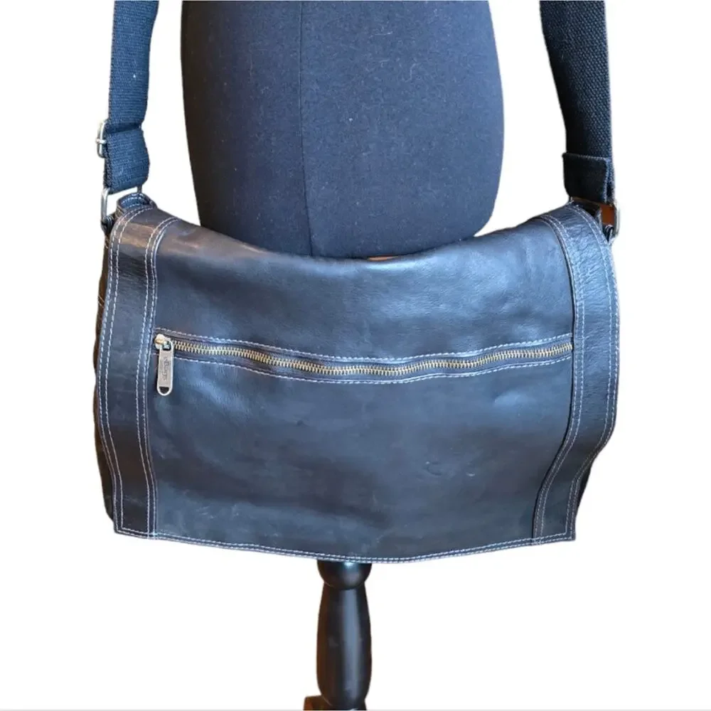 eBags Black Leather‎ Messenger Crossbody Computer Bag